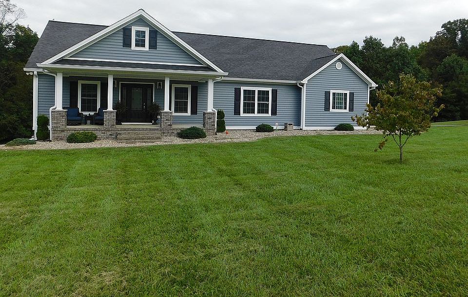 1st image of 220 Brock Ln