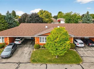 20 Courtland Dr #2, Brantford, ON N3R 7Y2