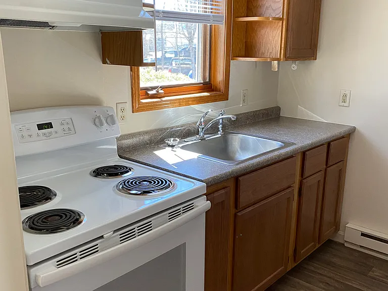 Valley Brook Village — Photo 9