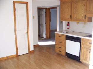 77 Cow Hill Rd APT 4, Clinton, CT 06413