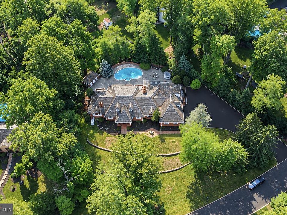 1st image of 21 Springton Pointe Dr