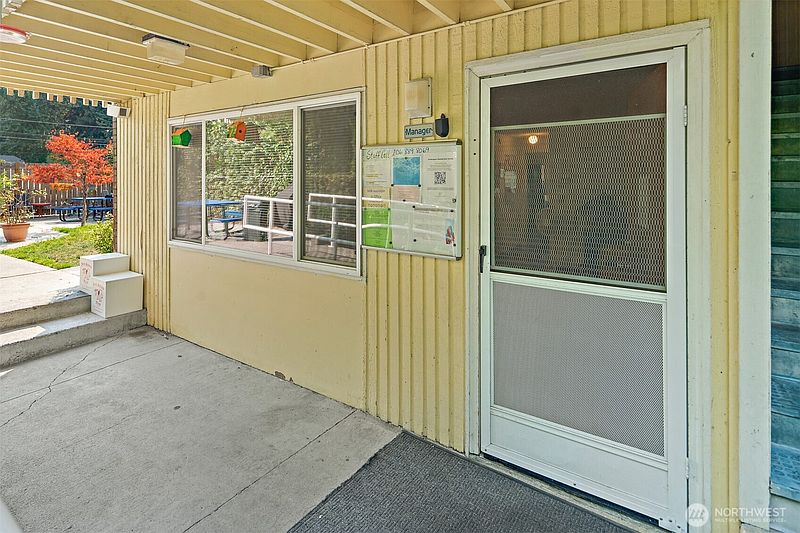 5th image of 739 3rd Avenue S