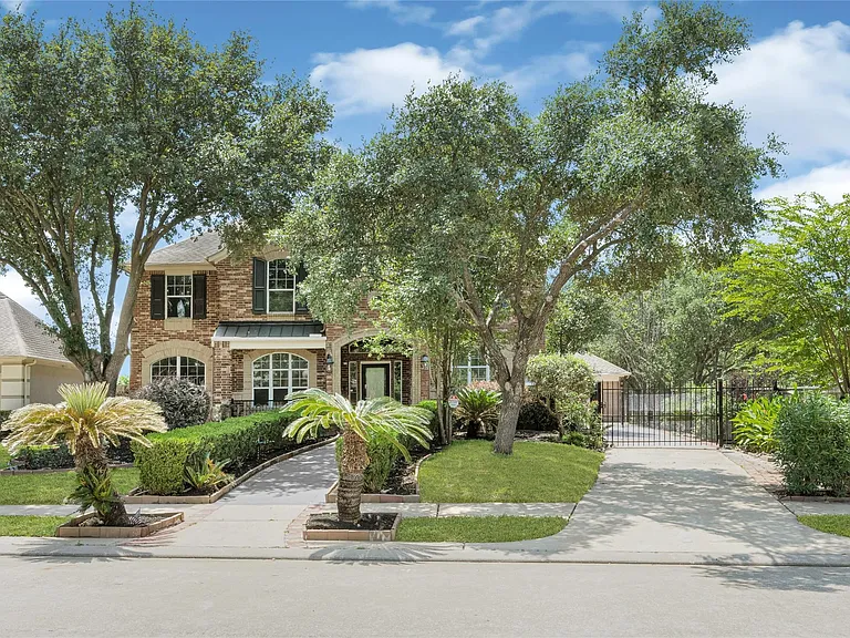 8619 Arranmore Ln — Photo 2
