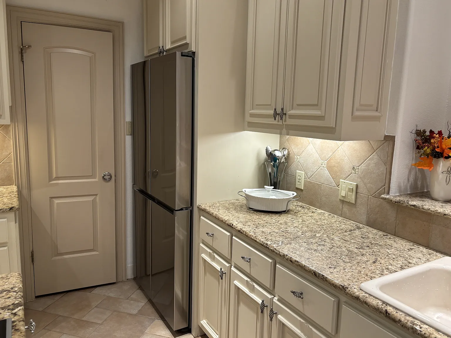 131 Westcourt Lane - 1 — Photo 4