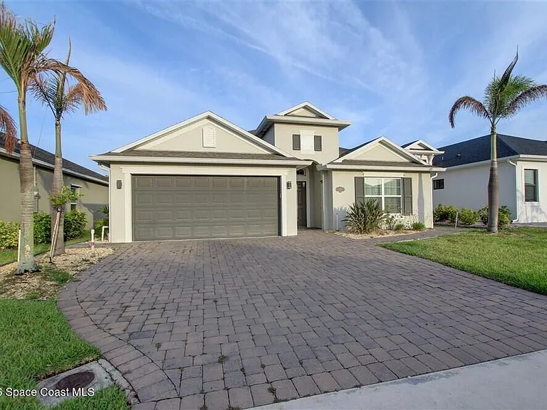 4188 Trovita Cir W — Photo 32