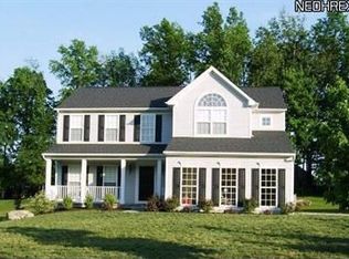 600 Amberley Dr, Uniontown, OH 44685