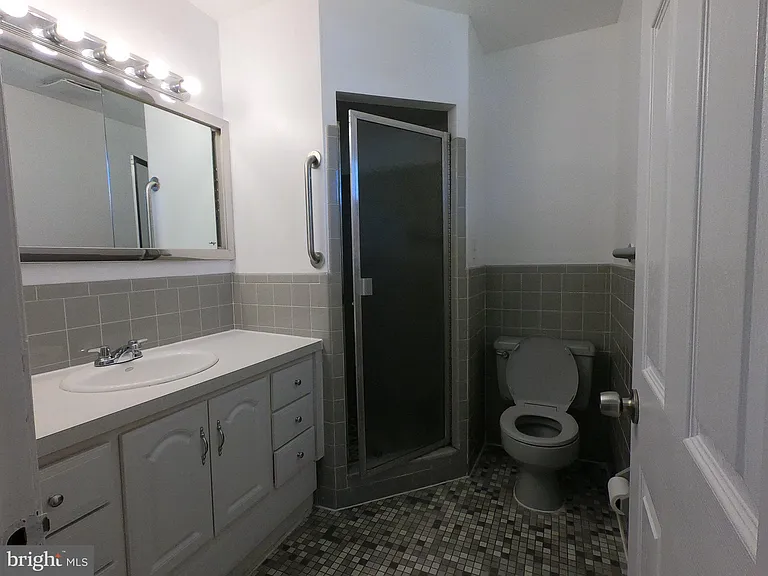 436 S Suffolk Dr — Photo 33