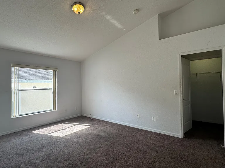 1536 N Hampton Dr — Photo 10