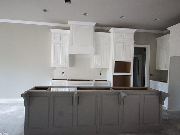 5th image of 3000 Creekside Dr