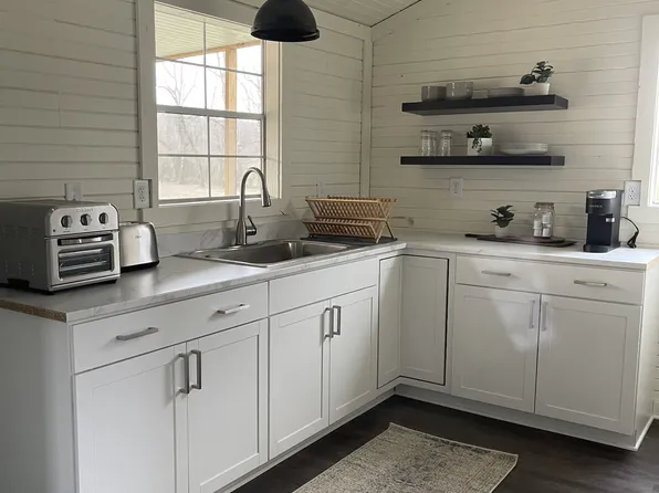 36 Happy Camper Ln, Lobelville, TN 37097