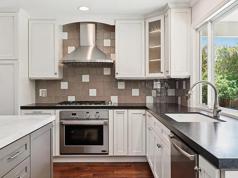 1296 Orchard St — Photo 9