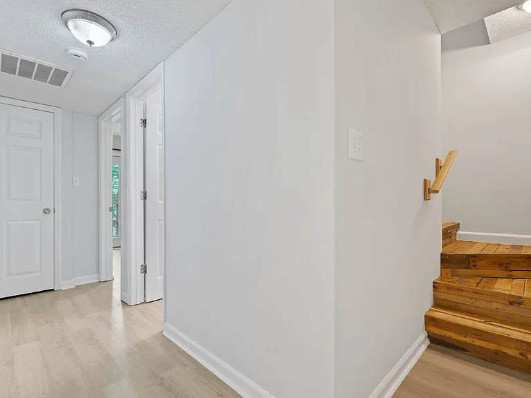 1102 Water Oak Ct — Photo 8