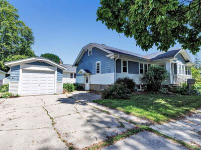 1028 Division St, Green Bay, WI, 54303