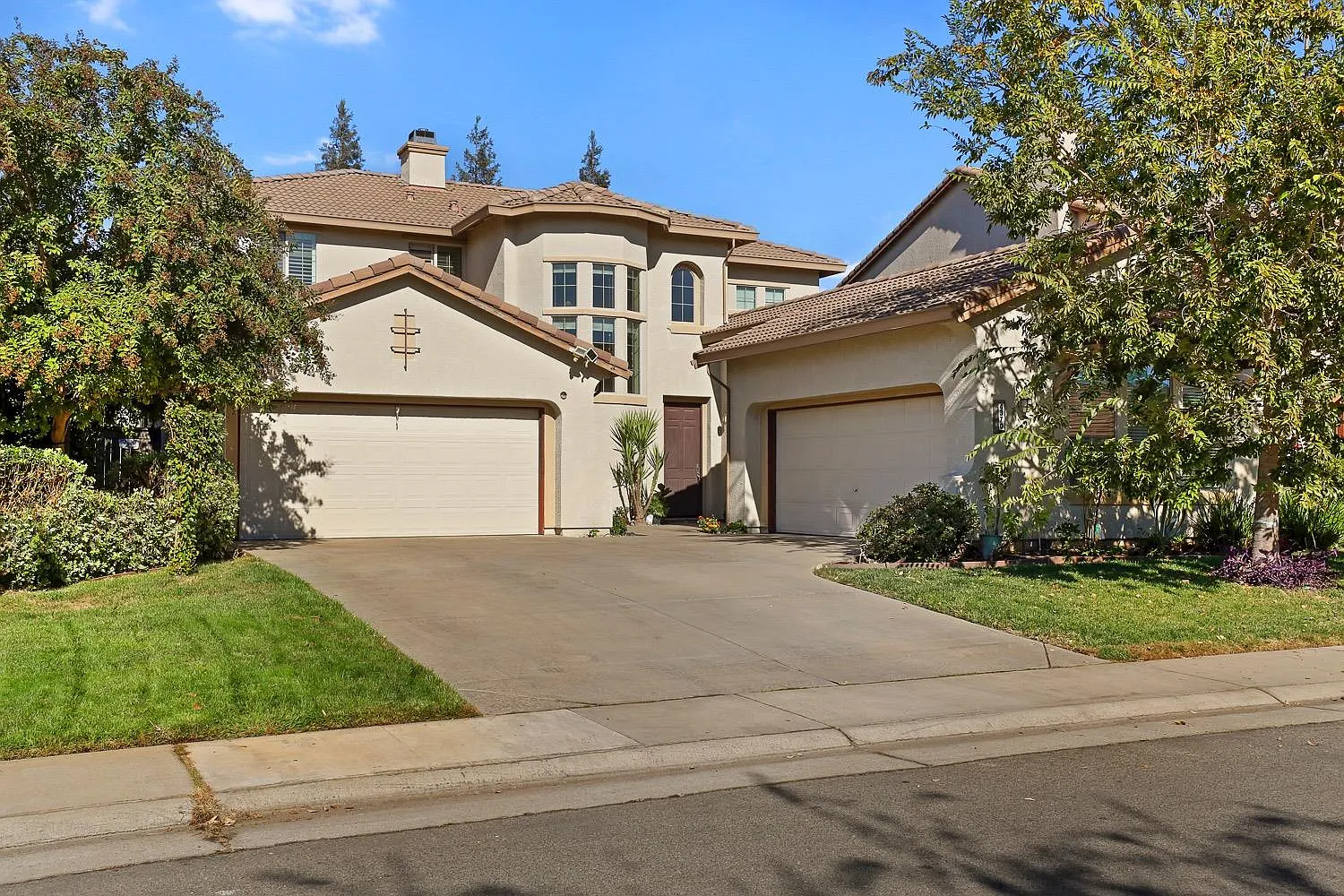 4370 Malana Way photo 1
