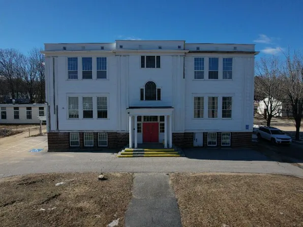 85 Pleasant Street, Oxford, ME 04270