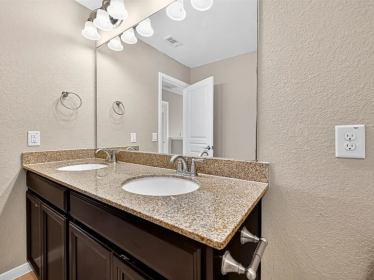 5307 Rue Dela Croix Dr — Photo 36