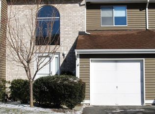 16 Castle Ridge Dr #91, East Hanover, NJ 07936