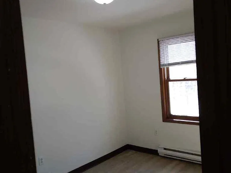406 N Barkman St #4 — Photo 6