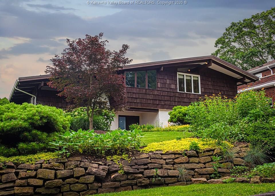 1st image of 317 Mount View Dr