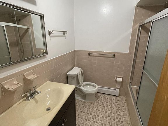 5th image of 224 Bay 35th St #2