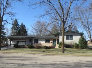 559 3rd St SW, Perham, MN 56573