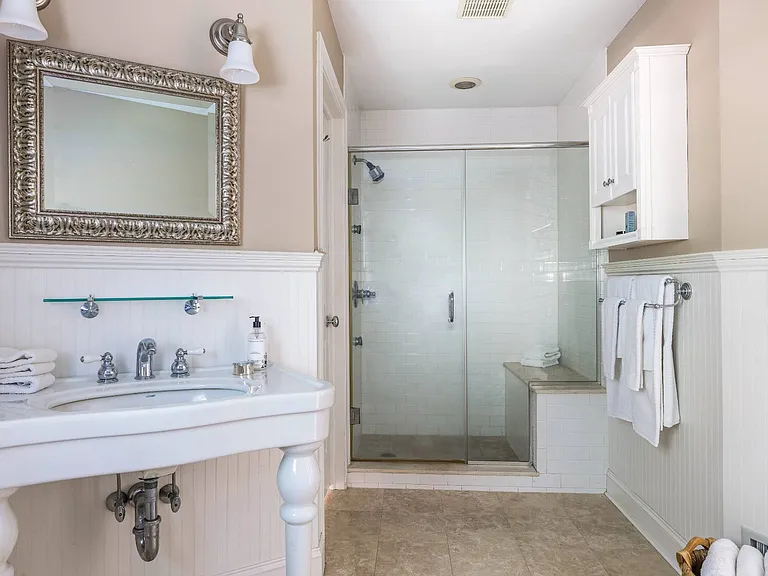 8 Devon Woods Close — Photo 10