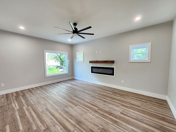 5th image of 108 Tracy Ave