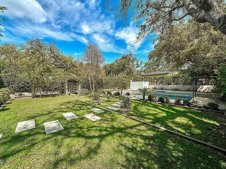 4330 Bel Aire Dr — Photo 38