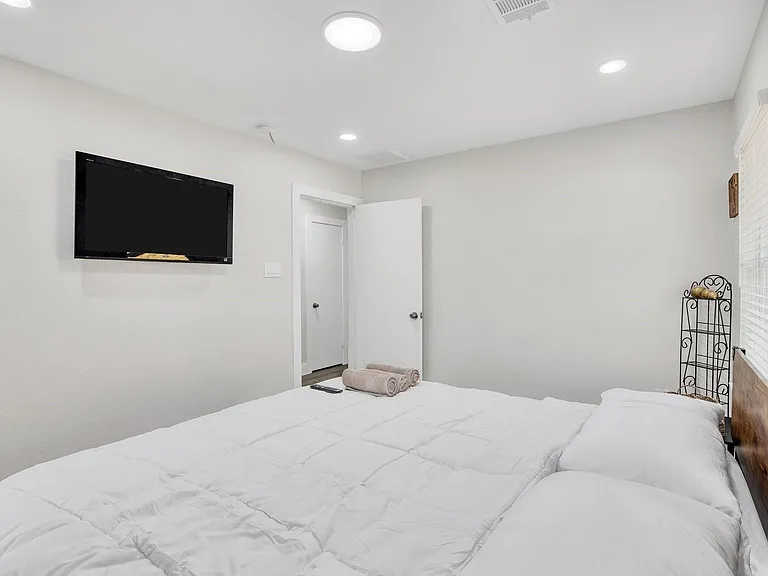 1703 Ansbury Dr — Photo 23