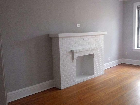 3rd image of 1733 W Ainslie St APT 2