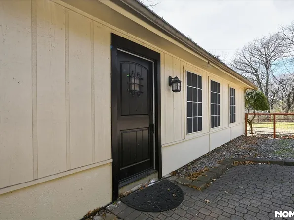 2102 W Bear Creek Rd, Red Oak, TX 75154