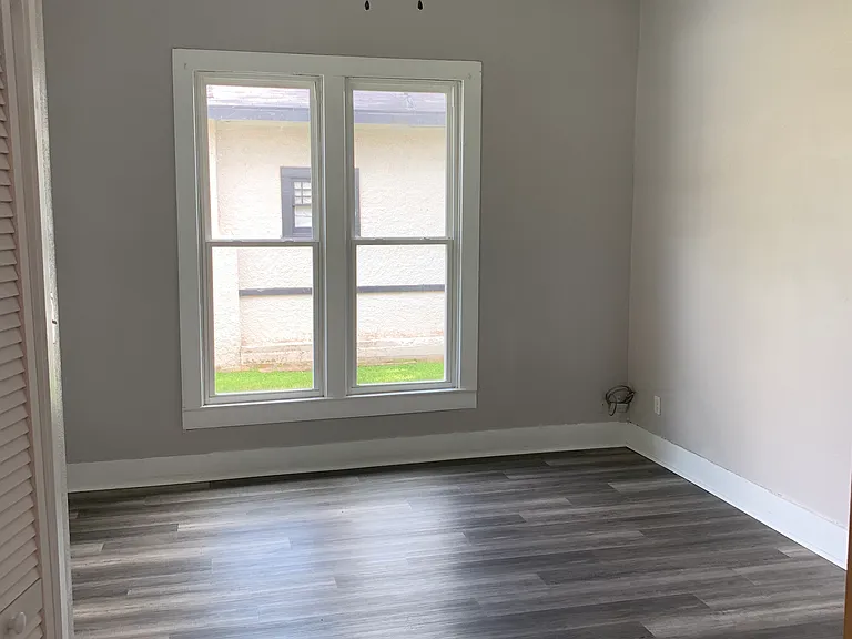 718 Peach St — Photo 1