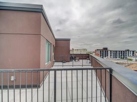 6 Madison St