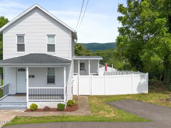 24 Friend St, Pittston, PA 18640