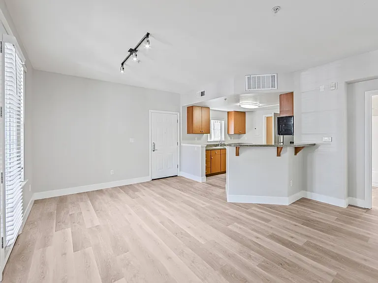 Kensington Apartments — Photo 9