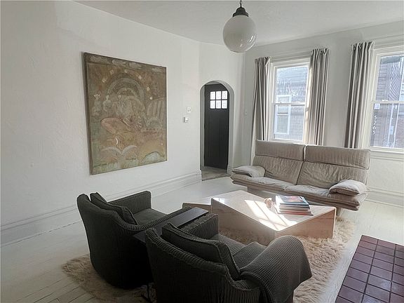 4th image of 5258 Dresden Way