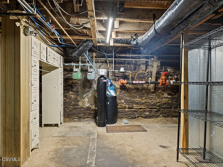 494 Mill St — Photo 30