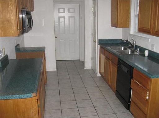4th image of 1625 Hefton St