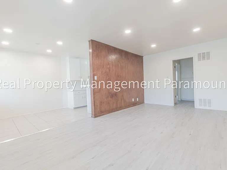 3910 Stevely Ave — Photo 2