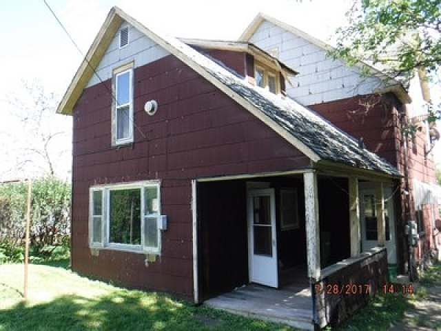 2nd image of 829 Mason St