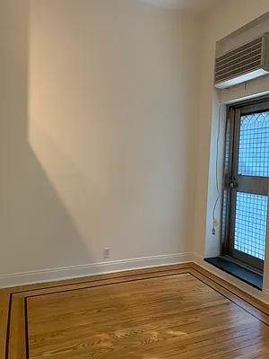 Rented by Bond New York | media 22