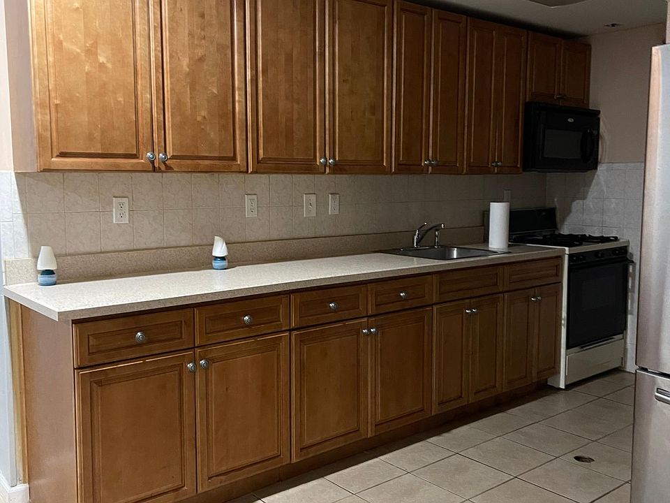 2nd image of 1600A Nepperhan Ave