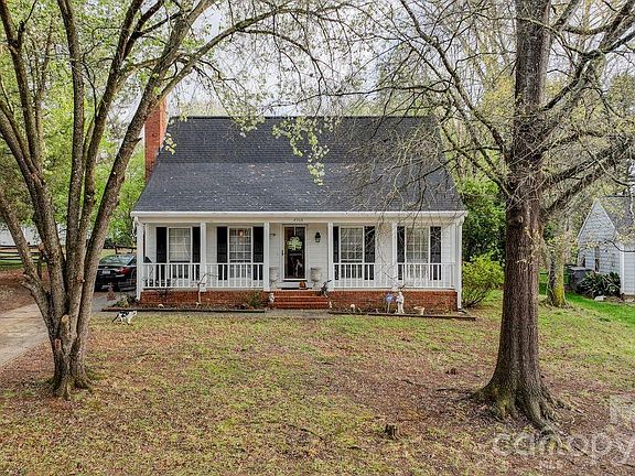 2nd image of 8908 Golf Ridge Dr