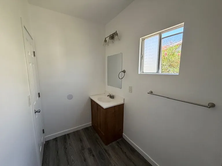 206 E Avenue 40 — Photo 6