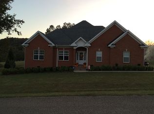 957 Skyline Dr, Clifton, TN 38425