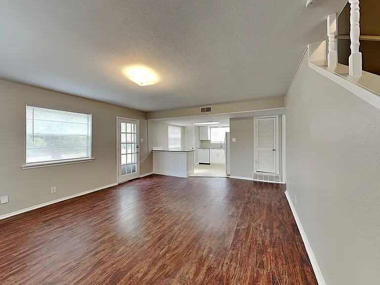 329 Deer Creek Rd — Photo 3