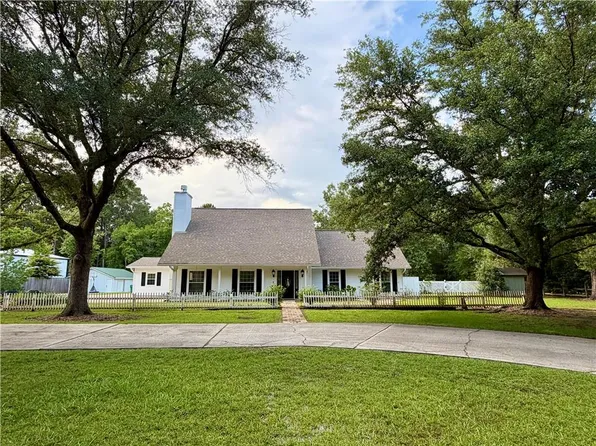 1 Rene Ct, Mandeville, LA 70471