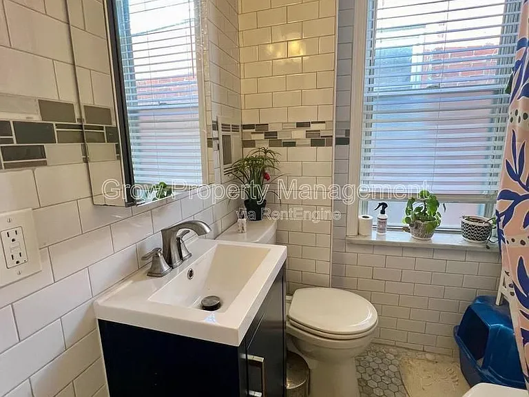 2441 S Philip St — Photo 15