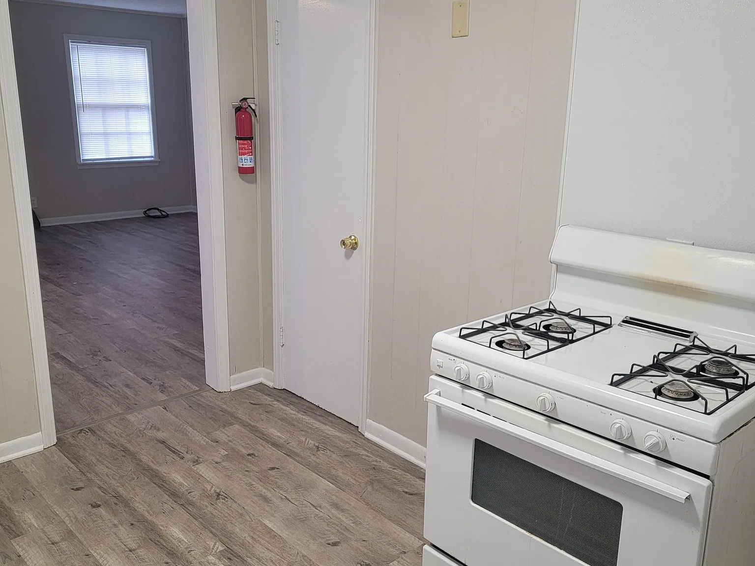 3 bed, 1077 sqft, $800 — Photo 4
