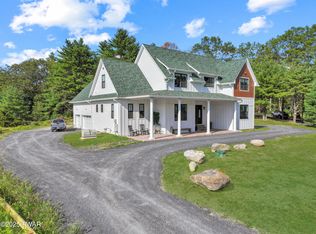 16 Matthews Dr, Milford, PA 18337